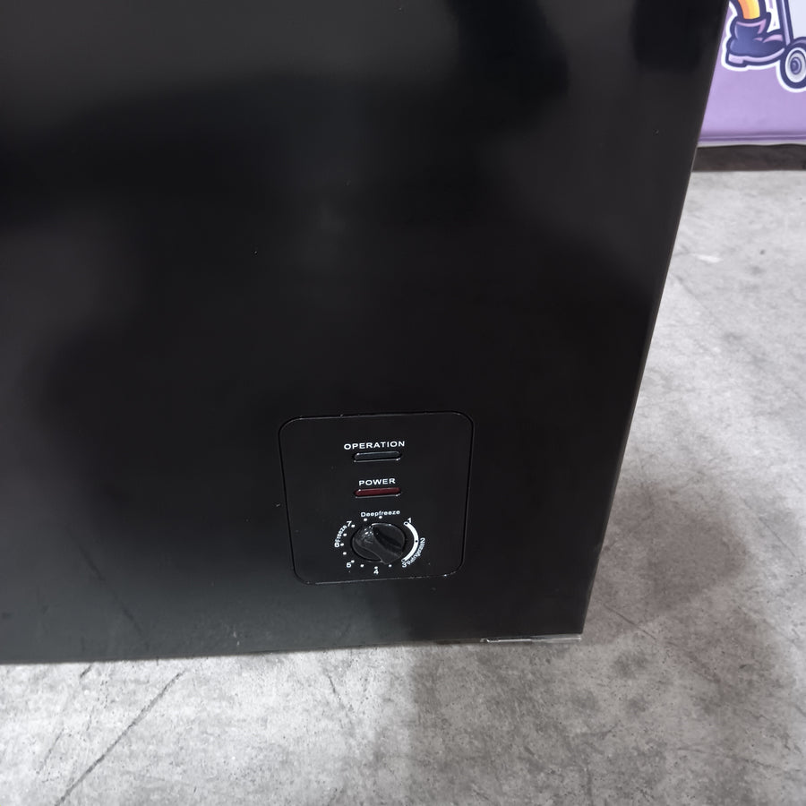 Frigidaire Gallery 7 Cu. Ft. Chest Freezer in Black SA627 - FGFRF7009 - Scratch & Dent (Minor)