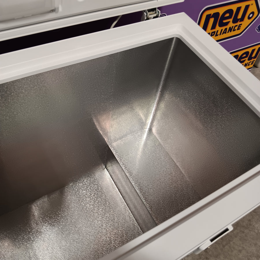 Vissani 8.8 cu. ft. Manual Defrost Convertible Garage Ready Chest Freezer in White, Powered by Hubspace 25139SD805 - MDCF9WH - Scratch & Dent (Major)