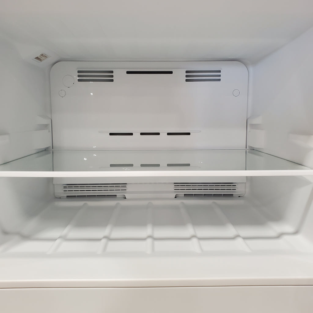 Vissani 14.2 cu. ft. Top Freezer Refrigerator in White, Garage Ready 25138SD748 - MDTF14WH5 - Scratch & Dent (Major)