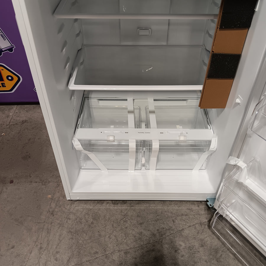 Vissani 18.1 cu. ft. Top Freezer Refrigerator with Adjustable Glass Shelving in White, Garage Ready 251312SD979 - MDTF18WHR5 - Scratch & Dent (Major)