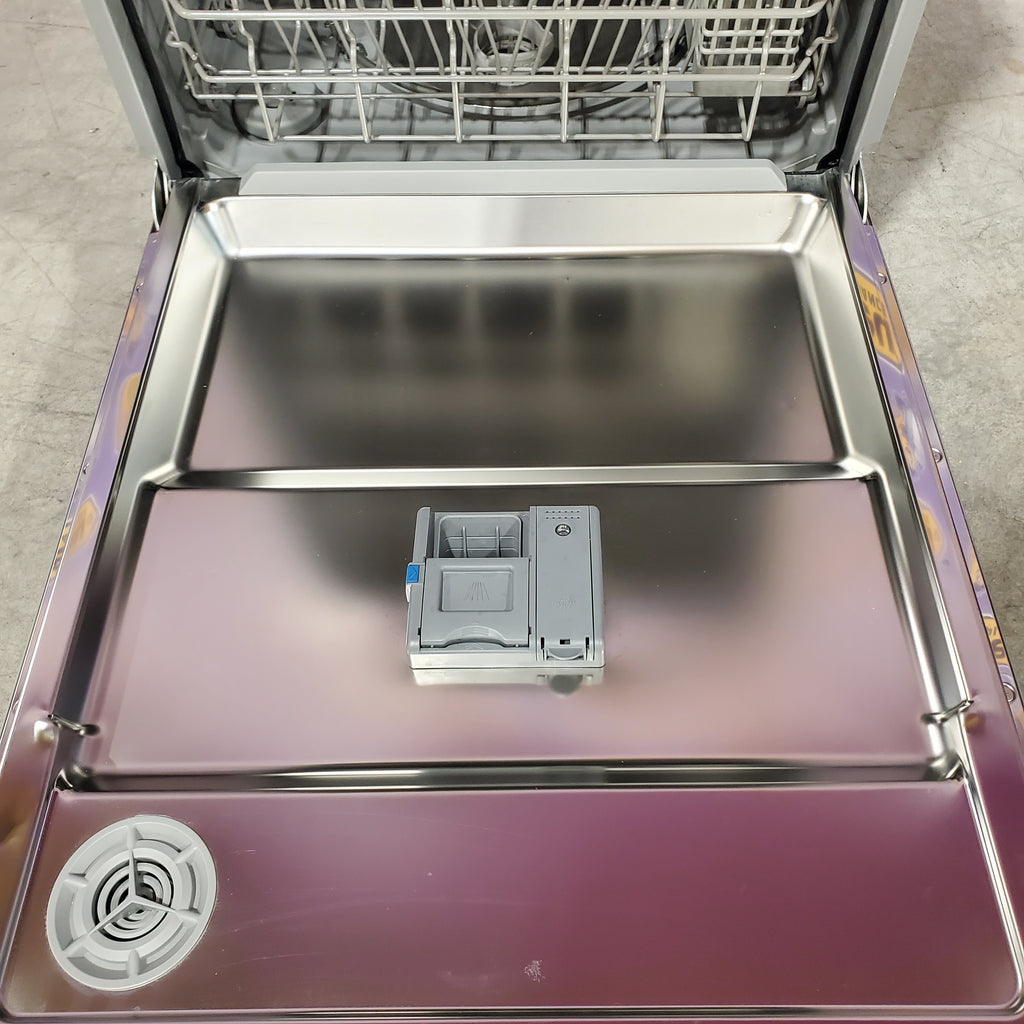 Pictures of Samsung 24 in. Built-In Tall Tub 51 dBA Dishwasher in Fingerprint Resistant Stainless Steel with 3rd Rack and AutoRelease Door 25SD051 - DW80CG4051SR - Scratch & Dent (Major) - Neu Appliance Outlet - Discount Appliance Outlet in Austin, Tx