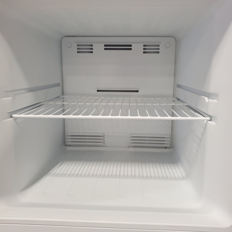 Vissani Black Top Freezer 10.1 Cu. Ft. Refrigerator with No Frost Design MDTF10BK - Scratch & Dent (Major)