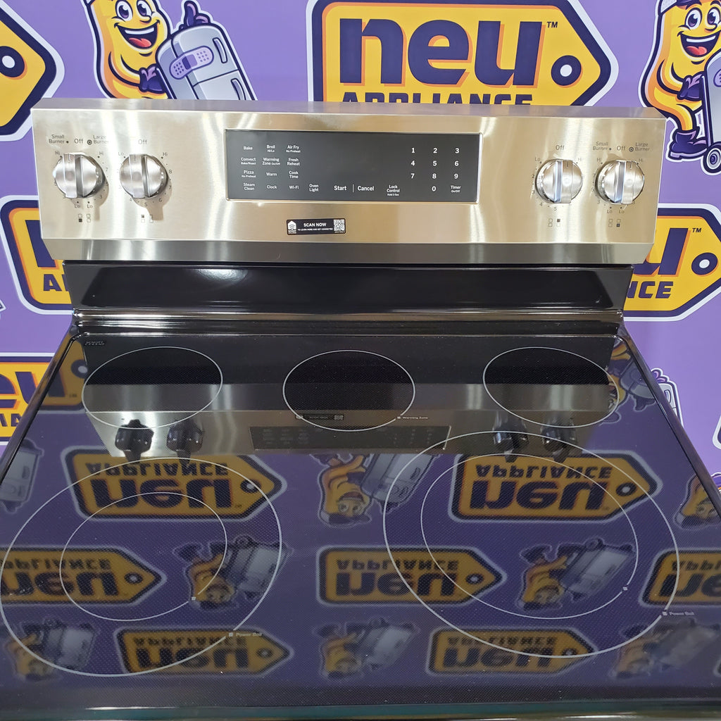 Pictures of GE ENERGY STAR® 30" Free-Standing Electric Convection Range with No Preheat Air Fry and EasyWash™ Oven Tray GRF600AVSS - New in Box - Neu Appliance Outlet - Discount Appliance Outlet in Austin, Tx