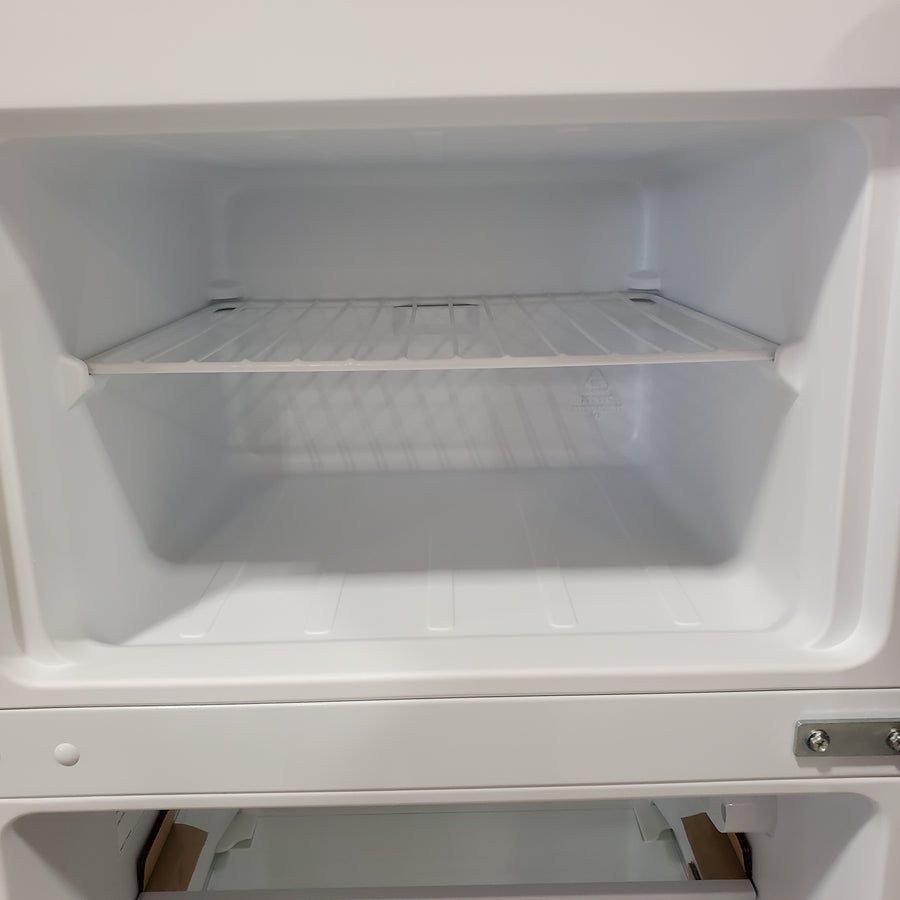 Vissani 7.2 cu. ft. Top Freezer Refrigerator in Fingerprint Resistant Stainless Steel Look MDTF7SSES4 - Scratch & Dent (Minor)