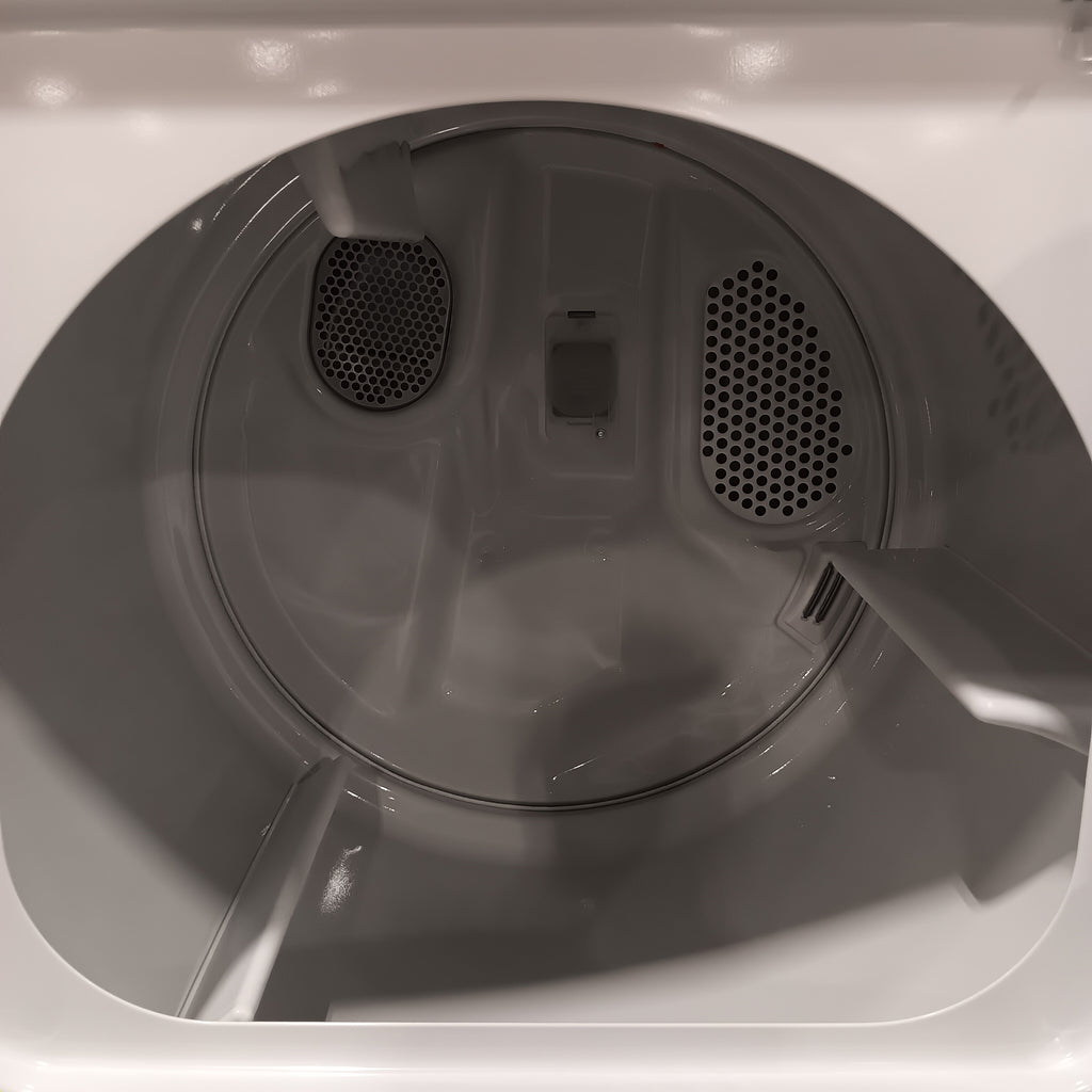 Pictures of Maytag 7.0 cu ft Electric Dryer with Moisture Sensing and Quick Dry Cycle 30132SD68 - MED6200KW - Scratch & Dent (Moderate) - Neu Appliance Outlet - Discount Appliance Outlet in Austin, Tx