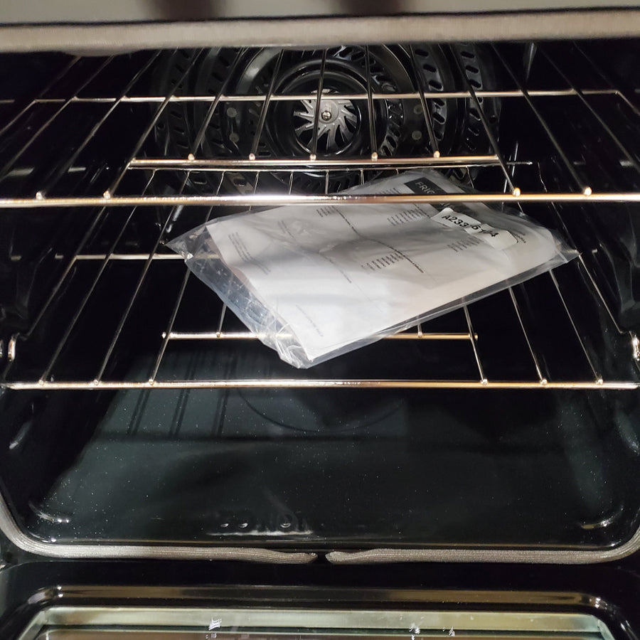 Frigidaire 27 inch Single Electric Wall Oven Single-fan and Self-cleaning in Stainless Steel FCWS2727AS - Open Box