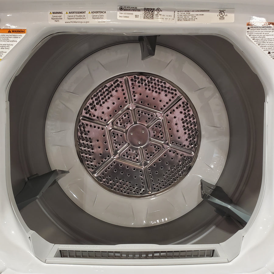 GE Unitized Spacemaker® 3.8 cu. ft. Capacity Washer with Stainless Steel Basket and 5.9 cu. ft. Capacity Gas Dryer 22133SD177 - GUD27GSSMWW - Scratch & Dent (Minor)