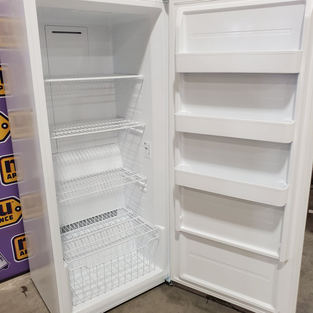 GE 21.3 Cu. Ft. Frost-Free Garage Ready Standup  Upright Freezer 25137SD693 - FUF21QRRWW - Scratch & Dent - Minor