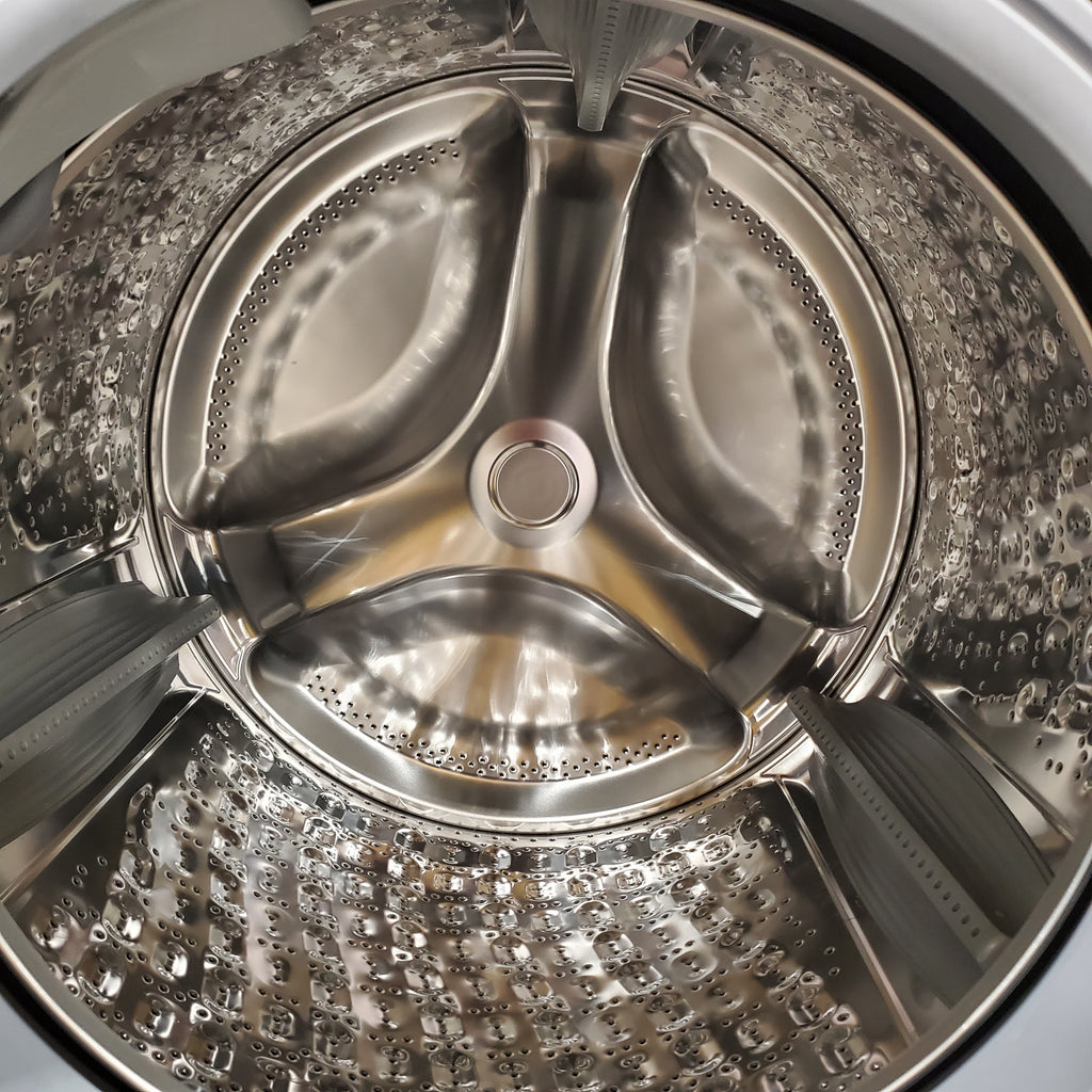 Samsung 4.5 cu. ft. Large Capacity Smart Front Load Washer with Super Speed Wash in Platinum 25139SD795 - WF45B6300AP - Scratch & Dent (Minor)