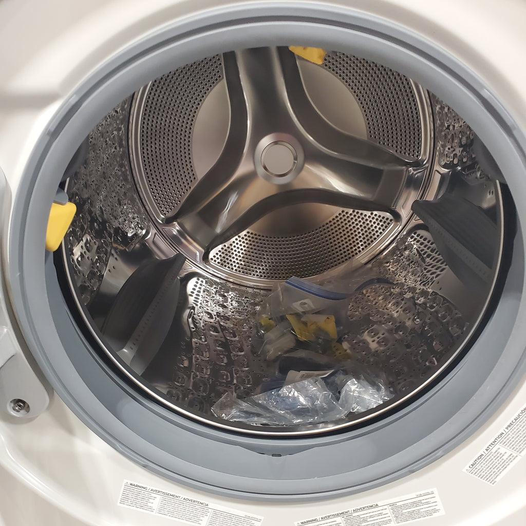 Samsung Bespoke 5.3-cu ft Capacity Ivory Vented All-In-One ENERGY STAR Certified Washer Dryer Combo 3SD720 - WD90F53AVY - Scratch & Dent (Minor)