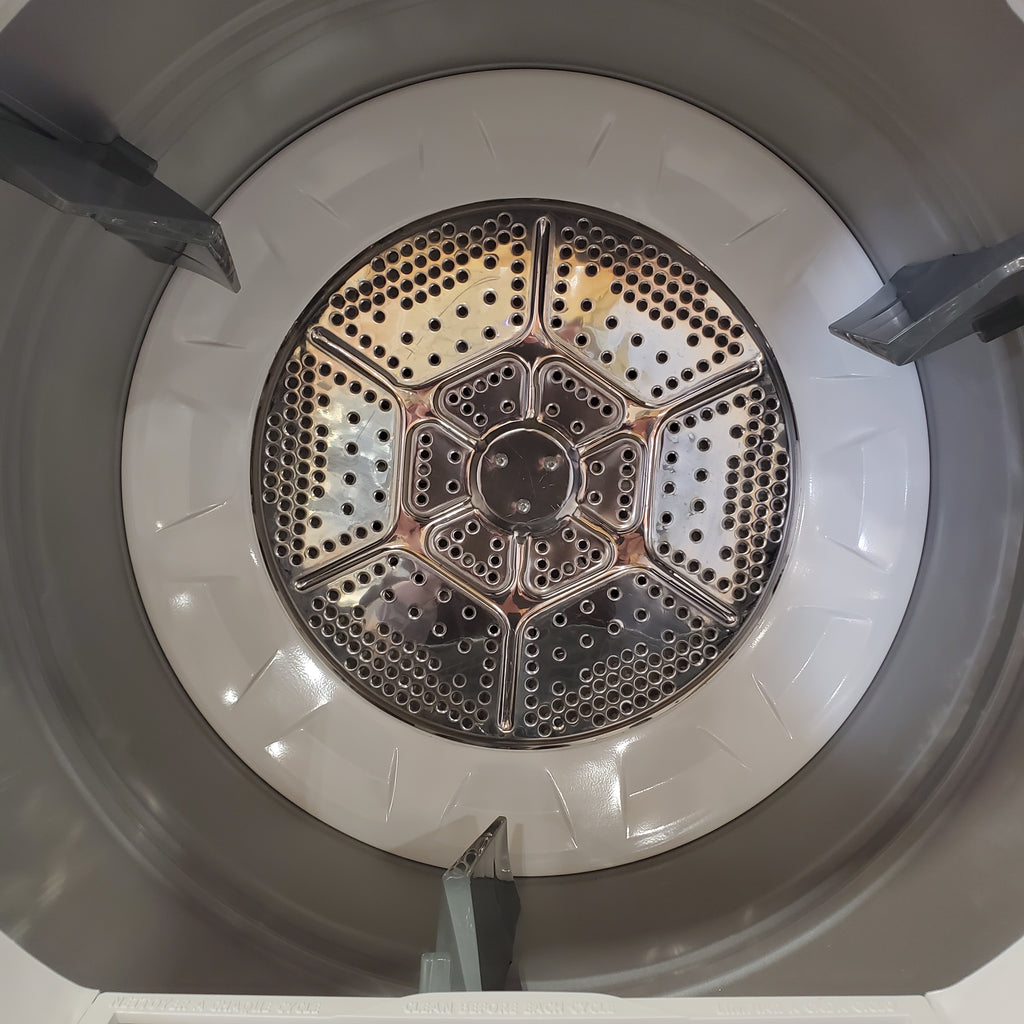 GE Unitized Spacemaker® 3.8 cu. ft. Capacity Washer with Stainless Steel Basket and 5.9 cu. ft. Capacity Electric Dryer 1CR000150 - GUD27ESSMWW - Scratch & Dent (Minor)