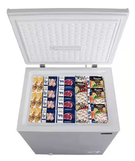 Magic Chef 5.0. cu. ft. Chest Freezer with Interior LED Light and Defrost Water Drain S186 - HMCF5W4 - Open Box