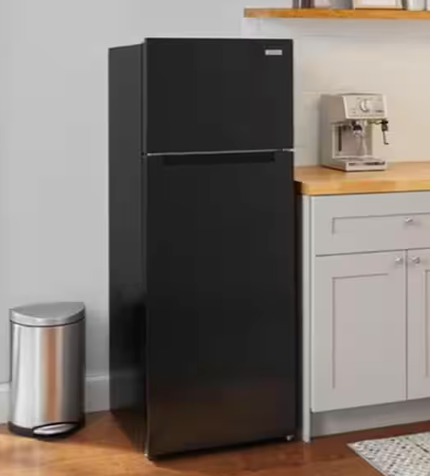 Vissani 7.2 cu. ft. Top Freezer Refrigerator in Black 251310SD887 - MDTF7BKES4 - Scratch & Dent (Moderate)