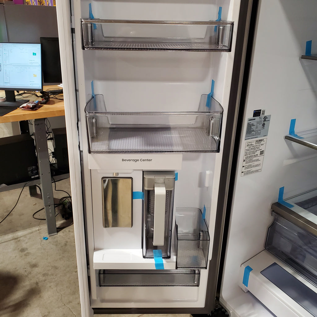 Samsung 31.5-cu ft 3-Door ENERGY STAR Smart French Door Refrigerator with Dual Ice Maker in Stainless Steel 5SD195 - RF32CG5300SR - Scratch & Dent (Minor)