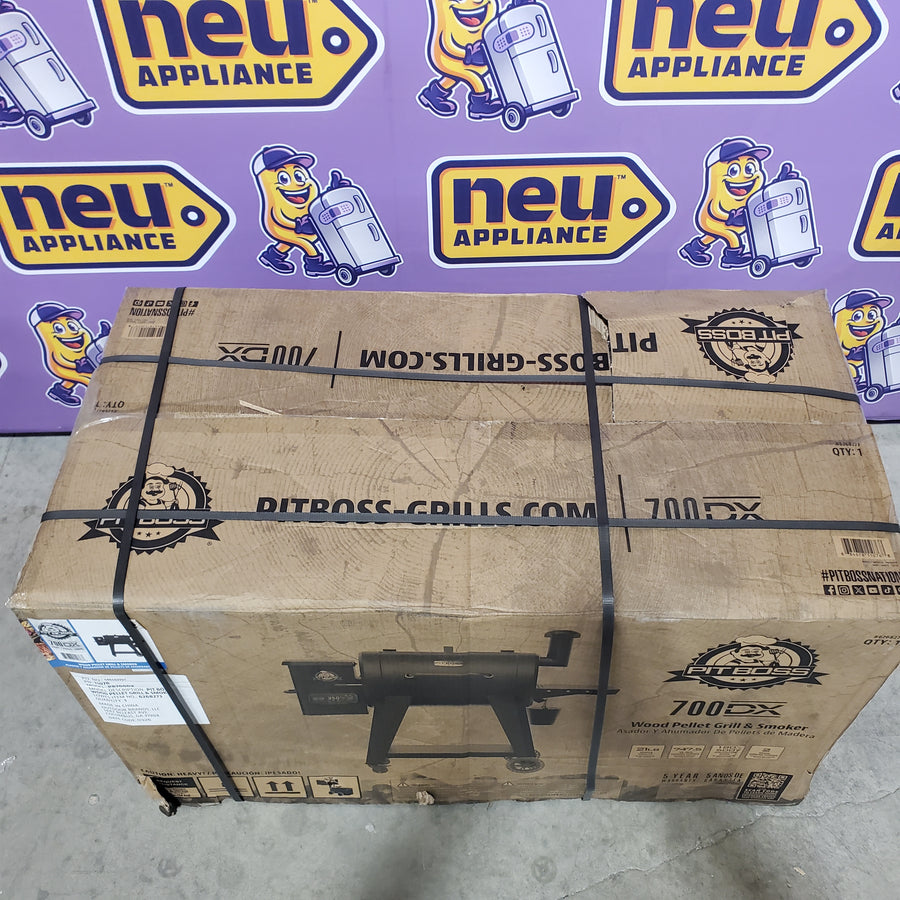 Pit Boss 700 DX Series 740-Sq. in Black Pellet Grill PB700DX - Open Box