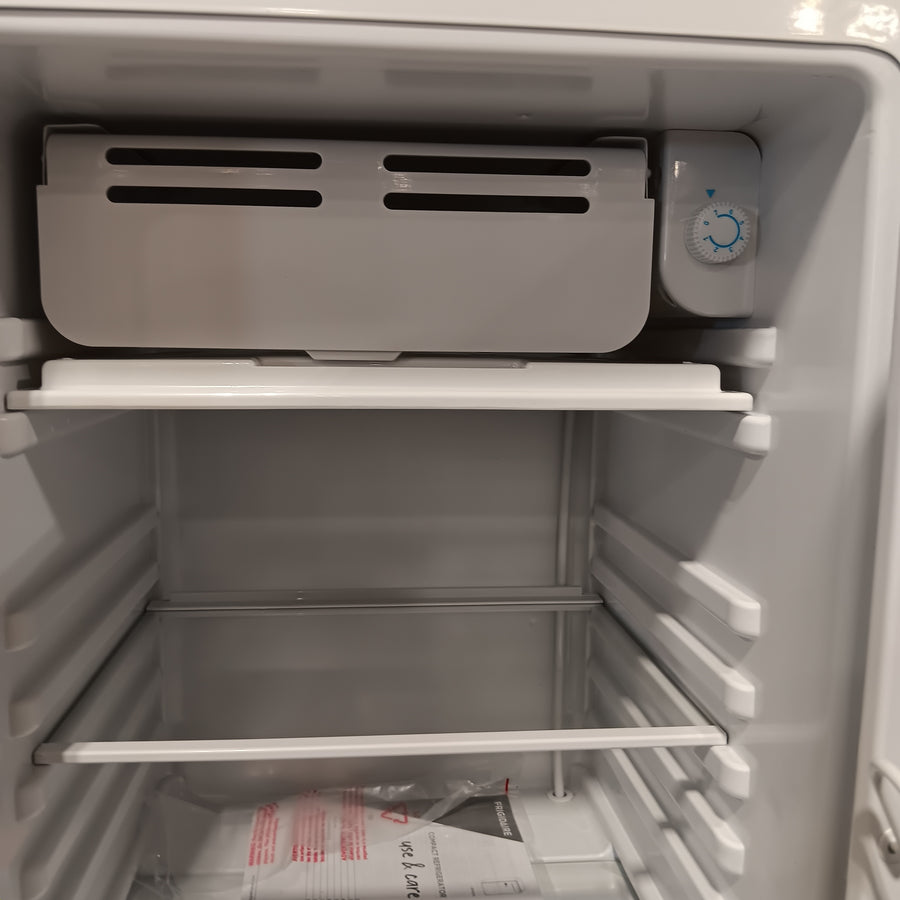 Frigidaire 3.2-cu ft Mini Fridge in White EFR372-WHITE-COM - Scratch & Dent (Minor)
