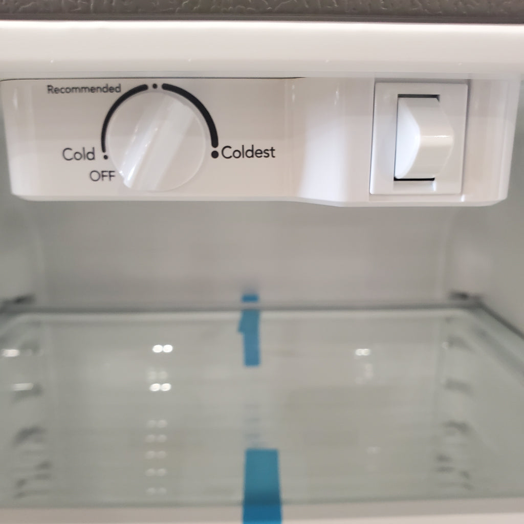 Pictures of Frigidaire 30" Wide 20 cu ft Top Freezer Refrigerator with EvenTemp™ Cooling System in Stainless Steel FFTR2045VS - Scratch & Dent (Minor) (Copy) - Neu Appliance Outlet - Discount Appliance Outlet in Austin, Tx