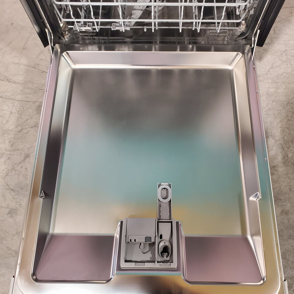 Pictures of Bosch 300 Series 24 in. Top Control Tall Tub Scoop Handle Dishwasher in Stainless Steel with 3rd Rack, Stainless Steel Tub, and 46 dBA WRS315SDHZ - Open Box - Neu Appliance Outlet - Discount Appliance Outlet in Austin, Tx