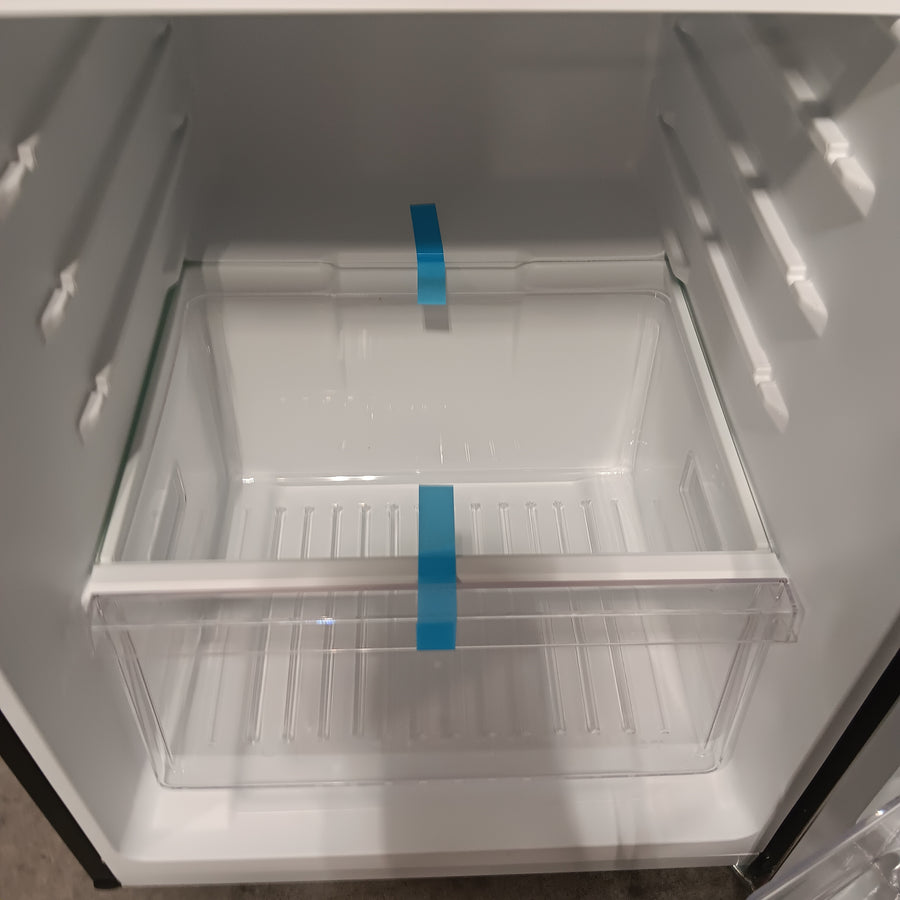 Vissani 10.1 cu. ft. Top Freezer Refrigerator in Stainless Steel 25137SD746 - MDTF10SS - Scratch & Dent (Minor)