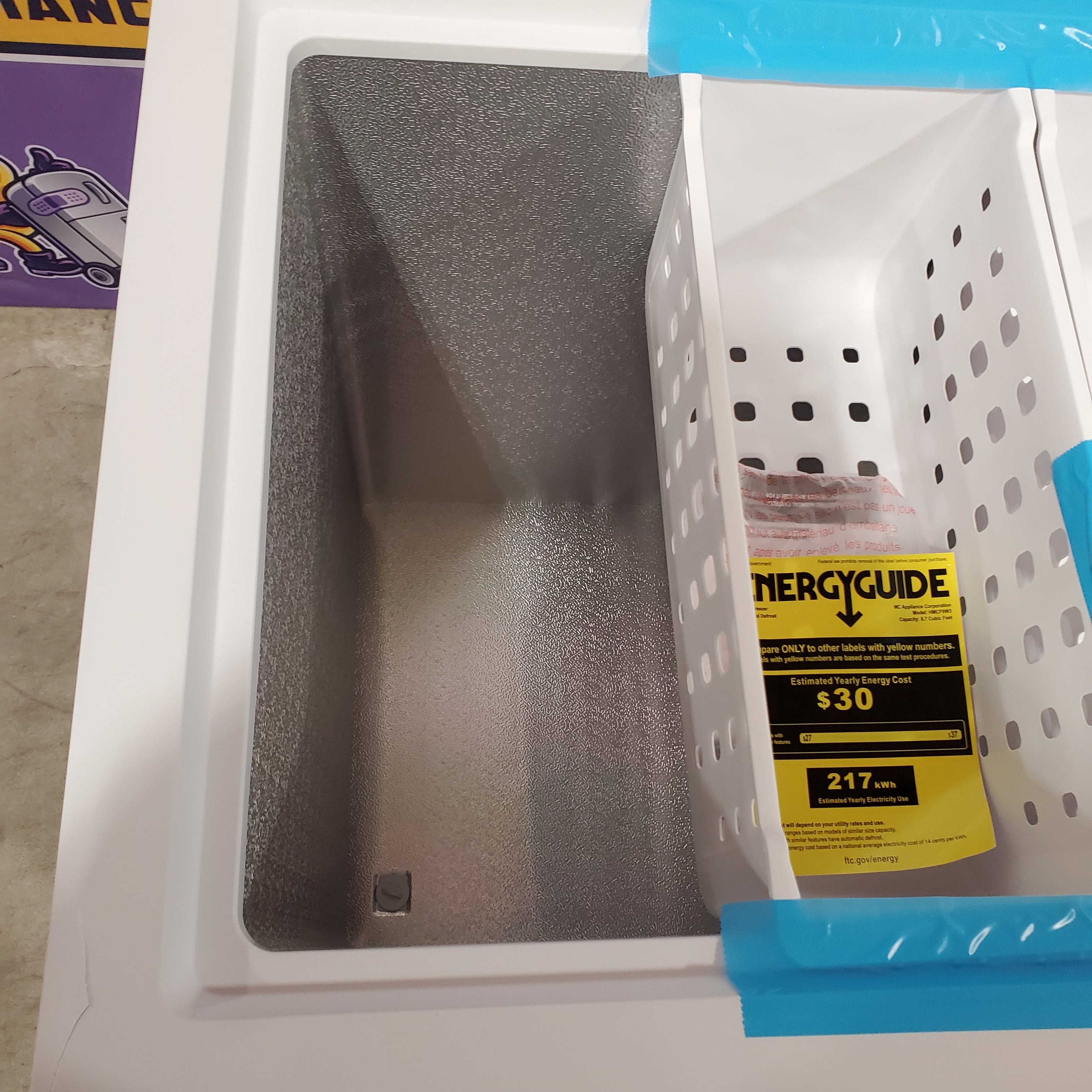 Magic Chef 8.7 cu. ft. Manual Defrost Chest Freezer in White