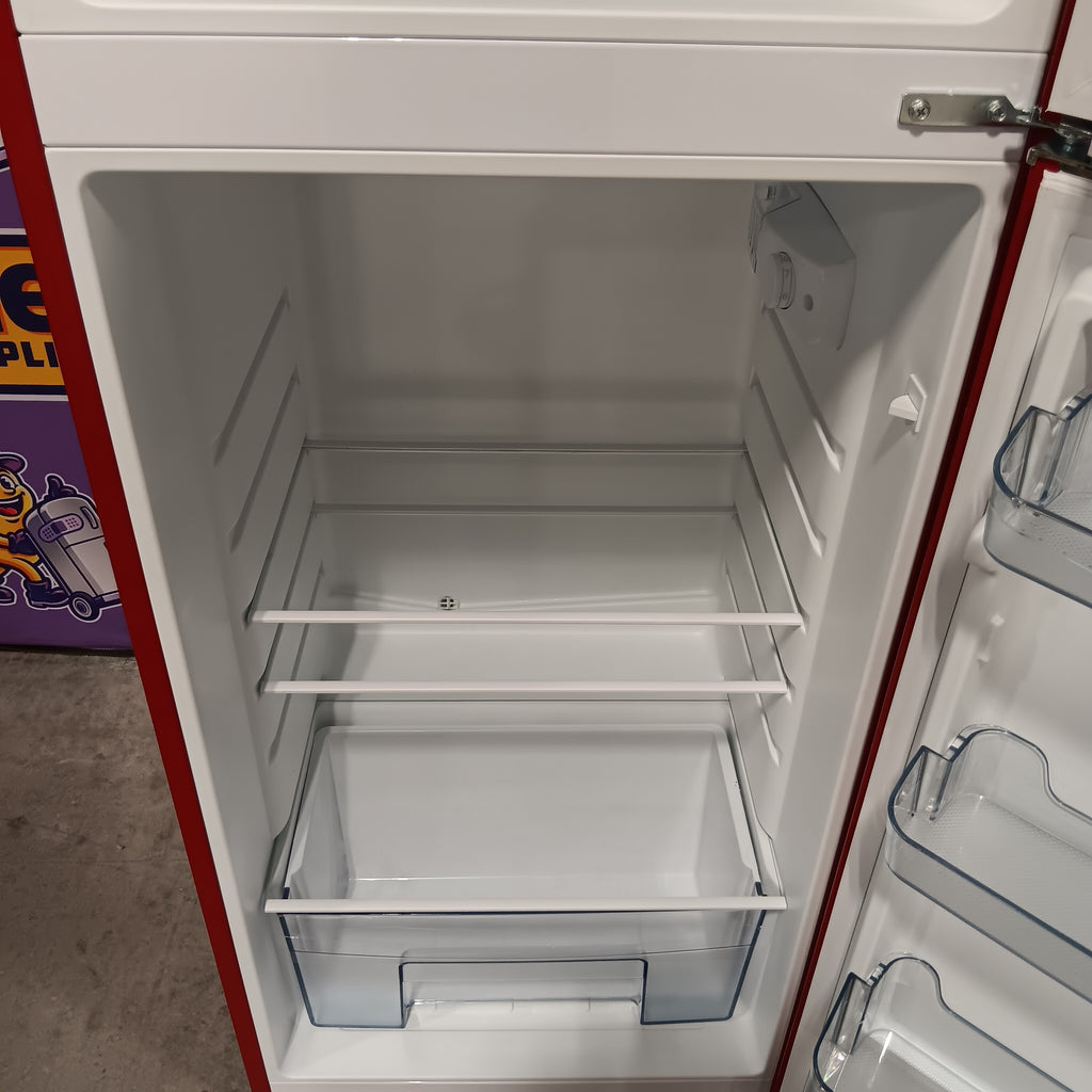 Galanz 22 in. 7.6 cu. ft. Retro Top Freezer Refrigerator, Hot Rod Red, Energy Star 25139SD812 - GLRF76TMRDER2 - Scratch & Dent (Moderate)