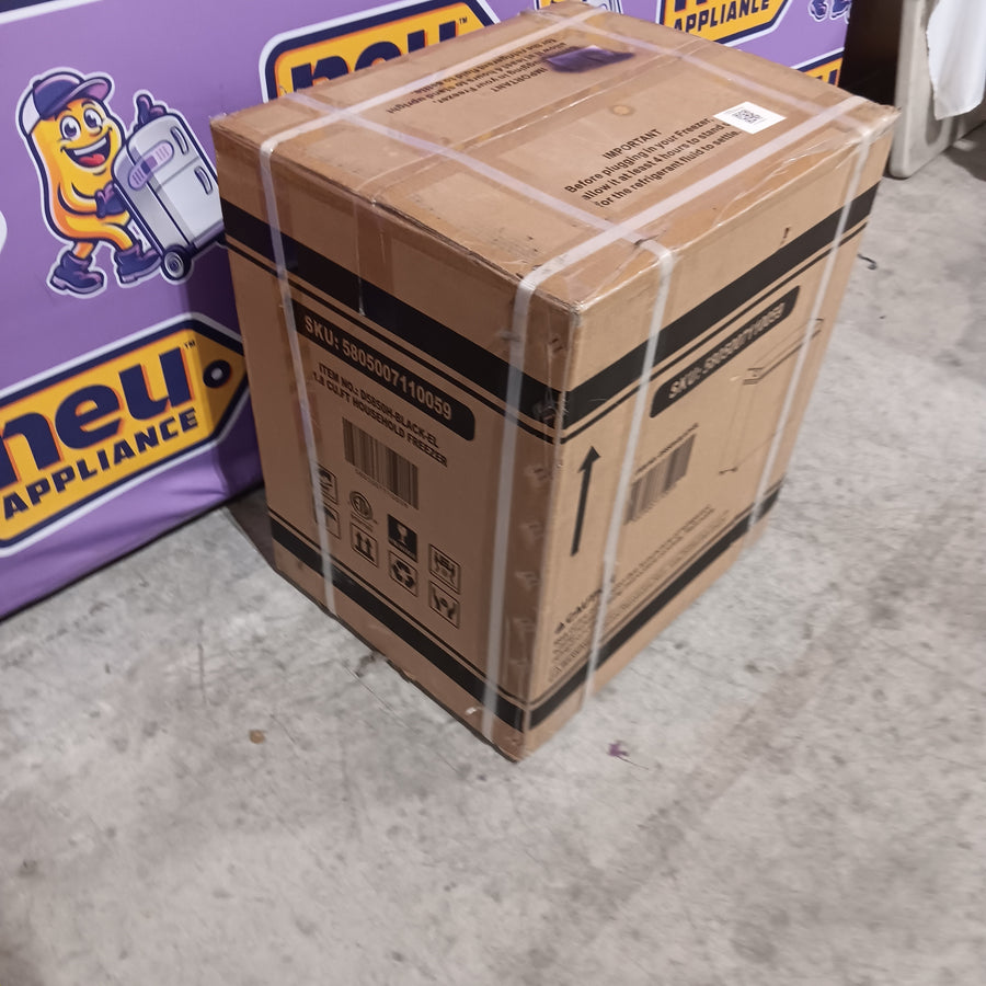 COWSAR 1.8-cu ft Garage Ready Chest Freezer in Black LSD58CF50B - New in Box