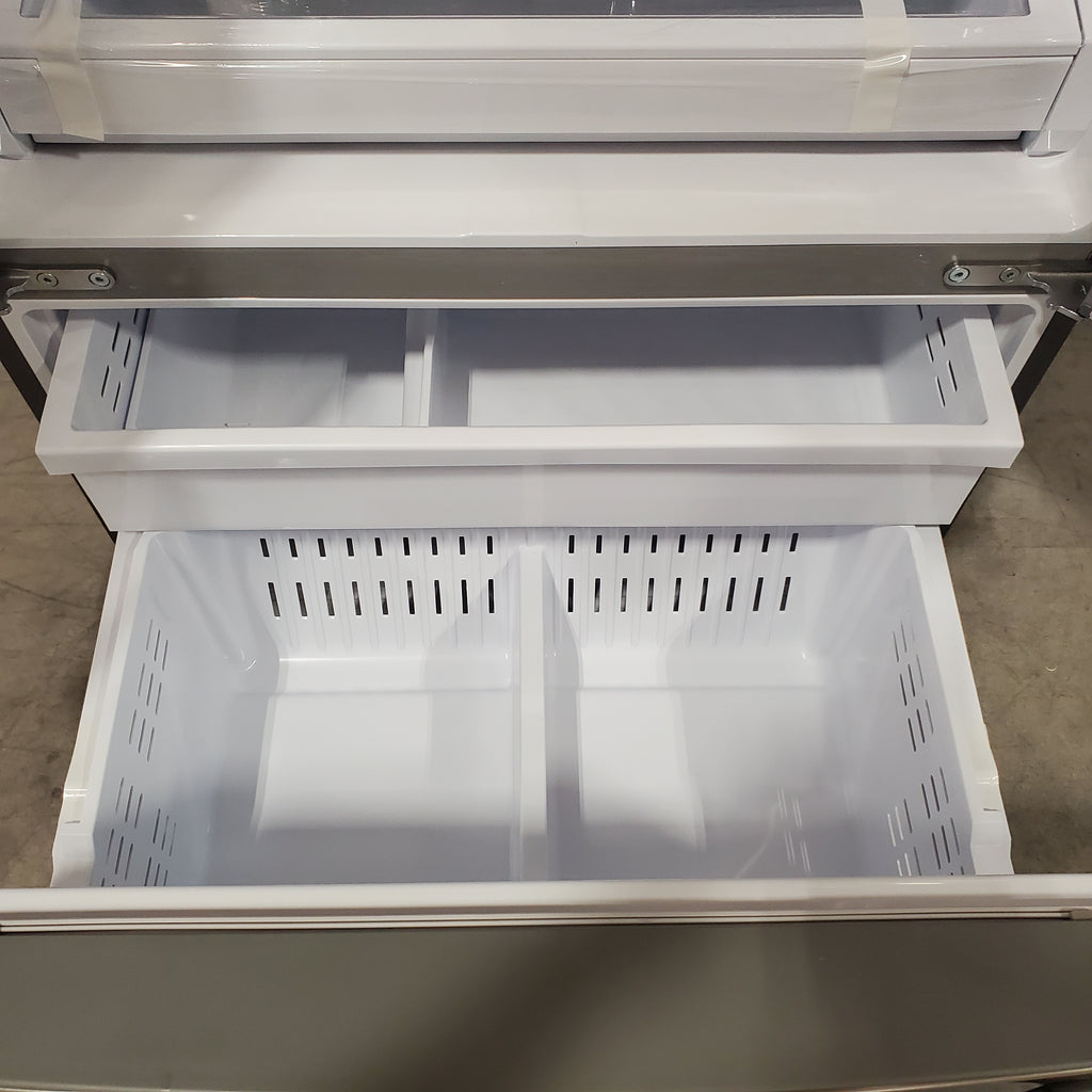 Samsung 28 cu. ft. Large Capacity 3-Door French Door Refrigerator in Stainless Steel 4SD424 - RF28T5001SR - Scratch & Dent (Minor)