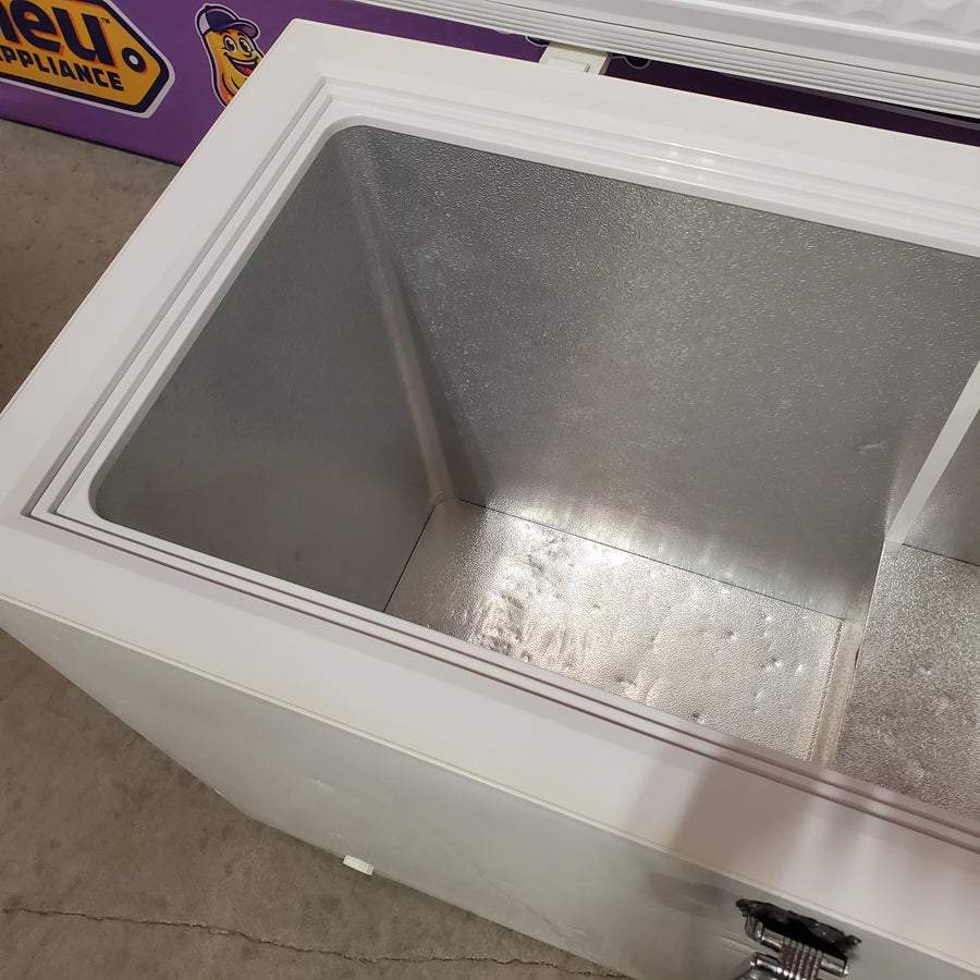 Magic Chef 6.9 cu. ft. Chest Freezer in White 251313SD1065 - HMCF7W2 - Certified Refurbished