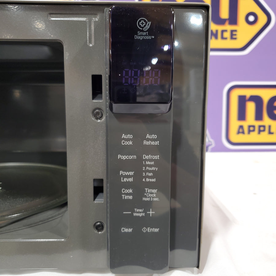 LG  NeoChef™ 0.9 cu. ft. Countertop Microwave with Smart Inverter and EasyClean® LMC0975SD - Scratch & Dent (Minor)