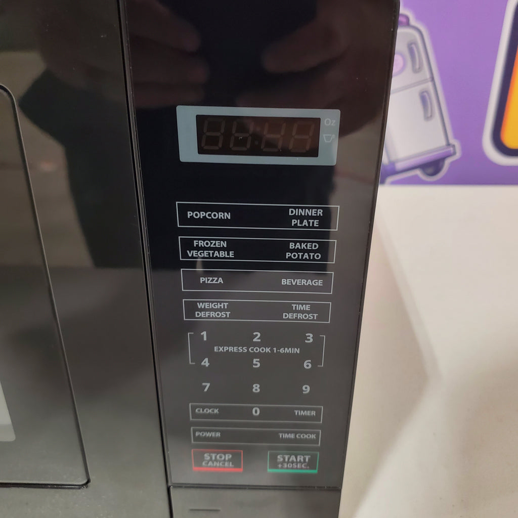 Pictures of Magic Chef 0.7 cu. ft. 700-Watt Countertop Microwave in Black HMM770B2 - Open Box - Neu Appliance Outlet - Discount Appliance Outlet in Austin, Tx