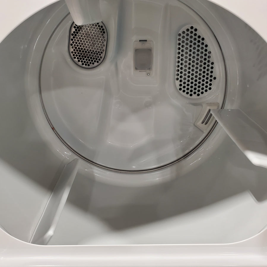 Maytag Top Load 4.8 cu ft Washer with Deep Fill and Slow-Close Glass Lid MVW6200KW - Scratch & Dent (Minor) and Maytag 7.0 cu ft Electric Dryer with Moisture Sensing and Quick Dry Cycle 16155 - MED6200KW - Open Box