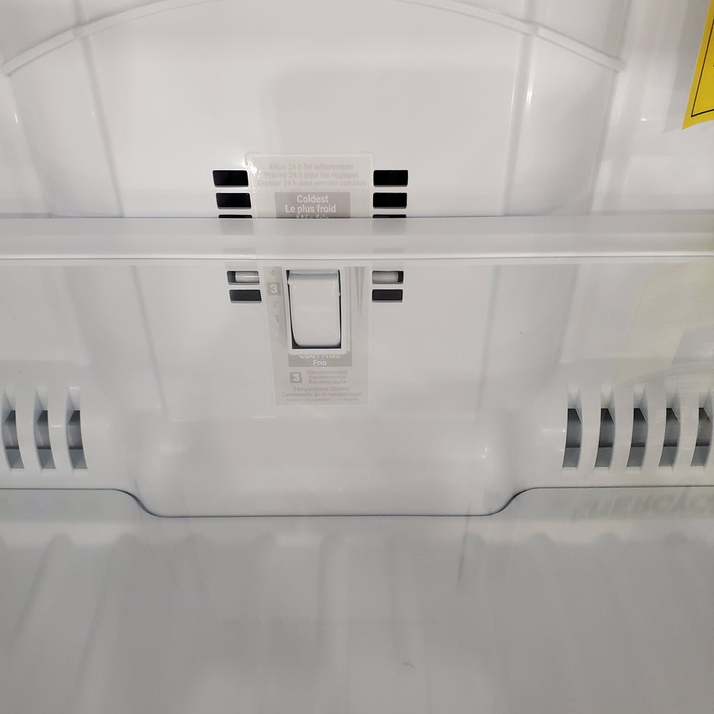 Pictures of LG 20 cu. ft. 30 Inch Wide Top Freezer Refrigerator in Stainless Steel 21SD008 - LTCS20020S - Scratch & Dent (Minor) - Neu Appliance Outlet - Discount Appliance Outlet in Austin, Tx