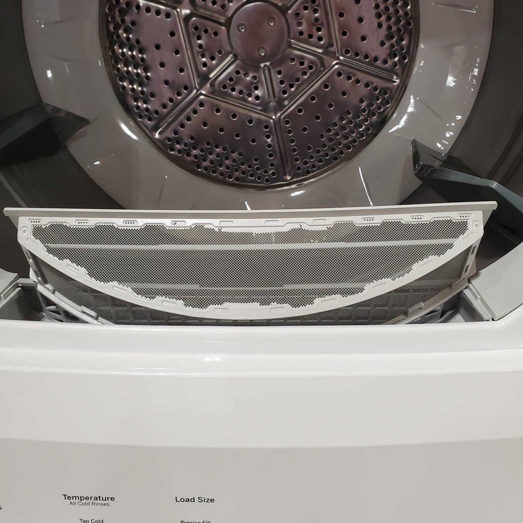 Pictures of GE Unitized Spacemaker® 3.8 cu. ft. Capacity Washer with Stainless Steel Basket and 5.9 cu. ft. Capacity Gas Dryer 22133SD177 - GUD27GSSMWW - Scratch & Dent (Minor) - Neu Appliance Outlet - Discount Appliance Outlet in Austin, Tx