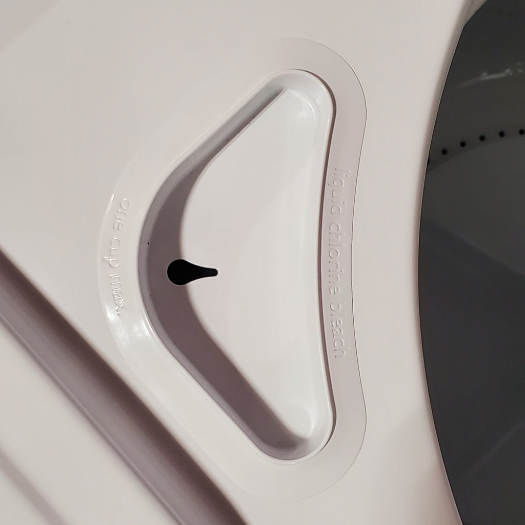 Whirlpool 3.5 cu. ft. High Efficiency Top Load Washing Machine with Deep Water Wash 3SD778 - WTW4816FW - Scratch & Dent (Minor)