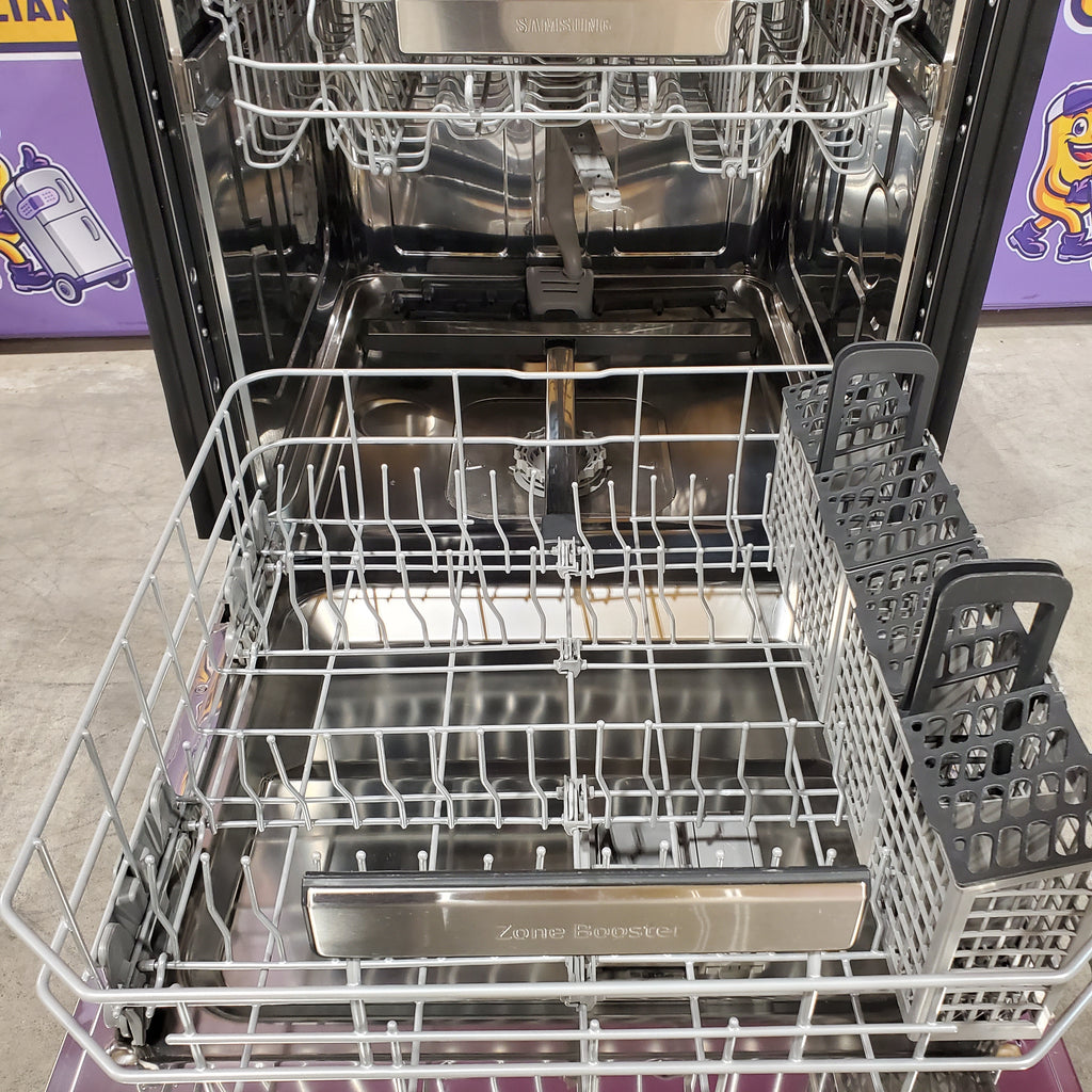 Samsung Fingerprint Resistant Stainless Steel AutoRelease Smart 39dBA Dishwasher with Linear Wash 6SD148 - DW80R9950US - Scratch & Dent (Minor)