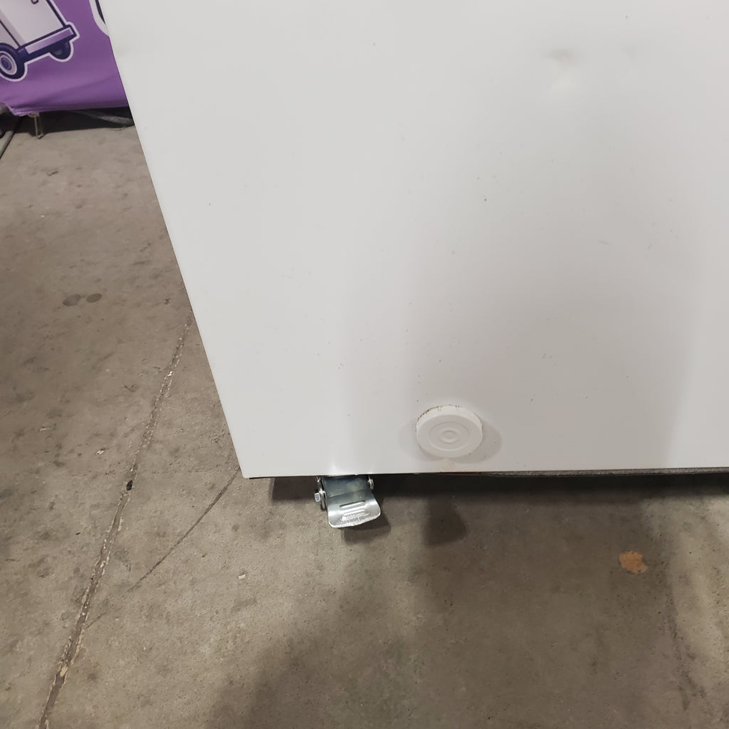 Pictures of Frigidaire 20 Cu. Ft. Garage Ready Chest Freezer in White 20SD047 - FFCL2042AW - Scratch & Dent (Minor) - Neu Appliance Outlet - Discount Appliance Outlet in Austin, Tx