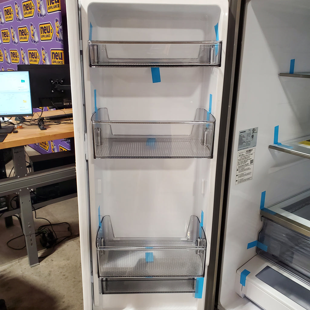 Samsung 32 cu. ft. Mega Capacity 3-Door French Door Refrigerator with Dual Auto Ice Maker in Stainless Steel 4SD427 - RF32CG5100SR - Scratch & Dent (Minor)
