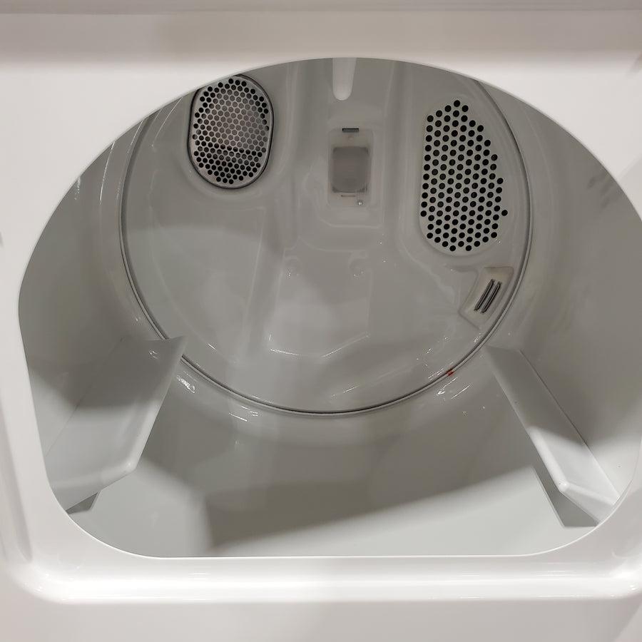 Maytag Top Load 4.8 cu ft Washer with Deep Fill and Slow-Close Glass Lid MVW6200KW - Scratch & Dent (Moderate) and Maytag 7.0 cu ft Electric Dryer with Moisture Sensing and Quick Dry Cycle T8713 - MED6200KW - Scratch & Dent (Minor)