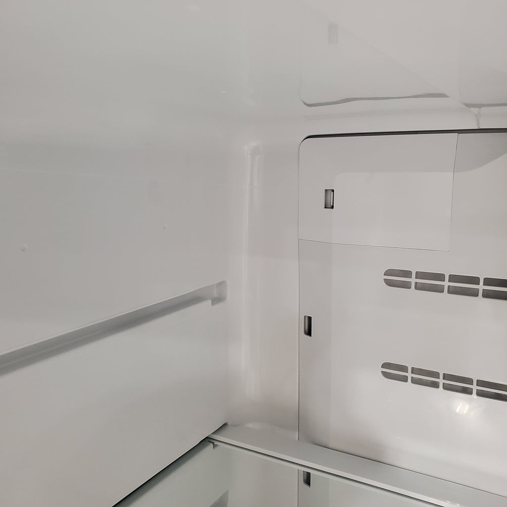 Pictures of Frigidaire Top Freezer 20 Cu. Ft. Refrigerator with EvenTemp Cooling System in Stainless Steel LFTR2045VF - Scratch and Dent (Minor) - Neu Appliance Outlet - Discount Appliance Outlet in Austin, Tx