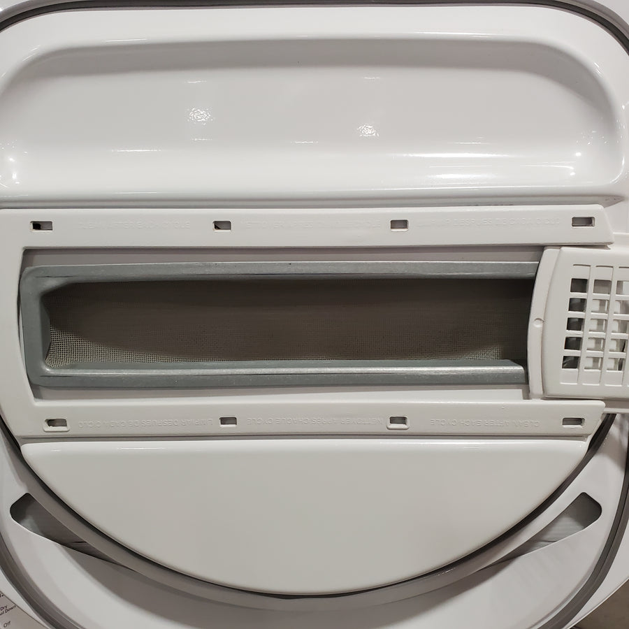 GE 24 in.  Spacemaker 2.3 cu. ft. Washer and 4.4 cu. ft. Gas Laundry Center with Stainless Steel Wash Basket GUD24GSSMWW - Scratch & Dent (Minor)
