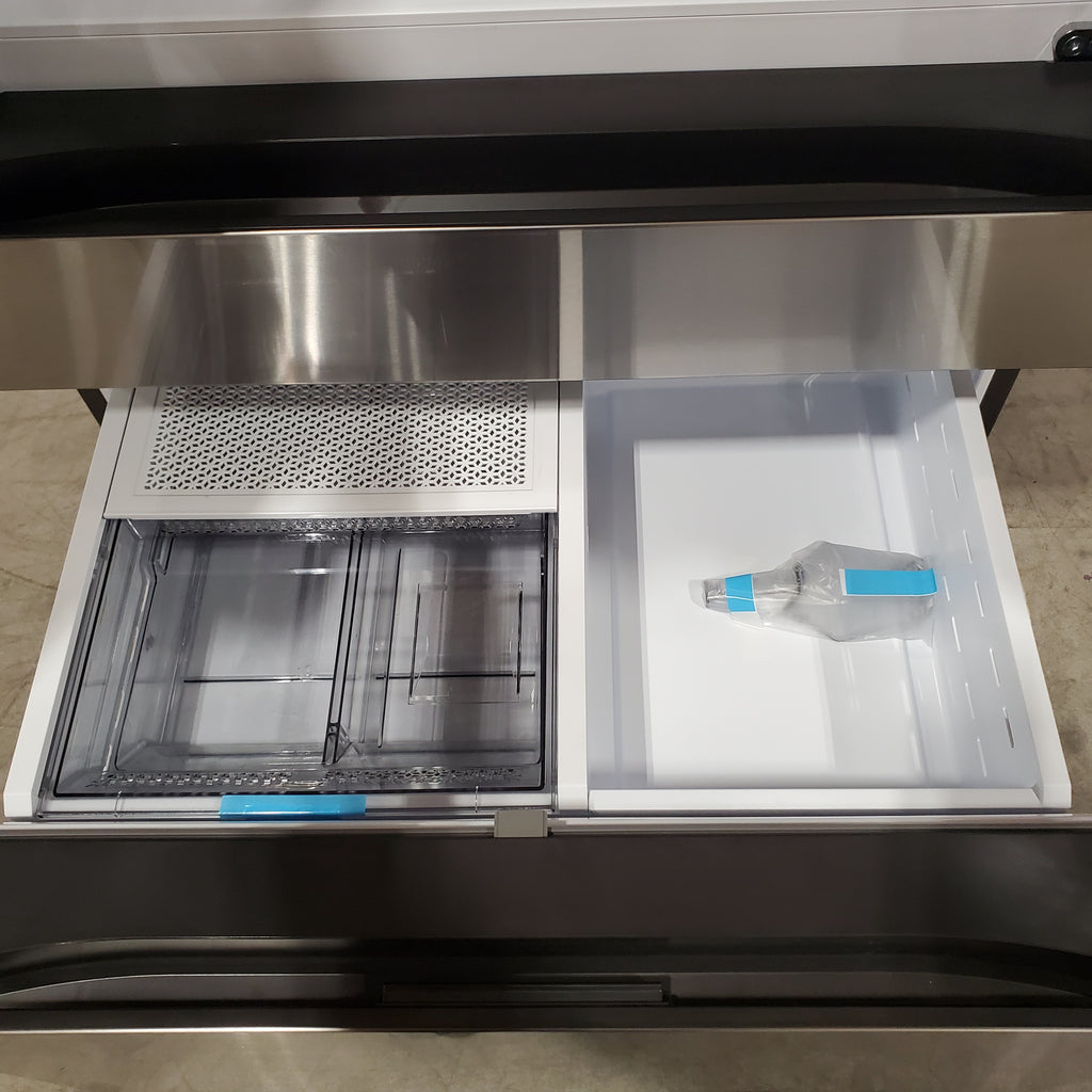 Pictures of Samsung 29 cu. ft. Bespoke 4-Door French Door Refrigerator with Beverage Center™ in Stainless Steel 4SD412 - RF29BB8600QL - Scratch & Dent (Minor) - Neu Appliance Outlet - Discount Appliance Outlet in Austin, Tx