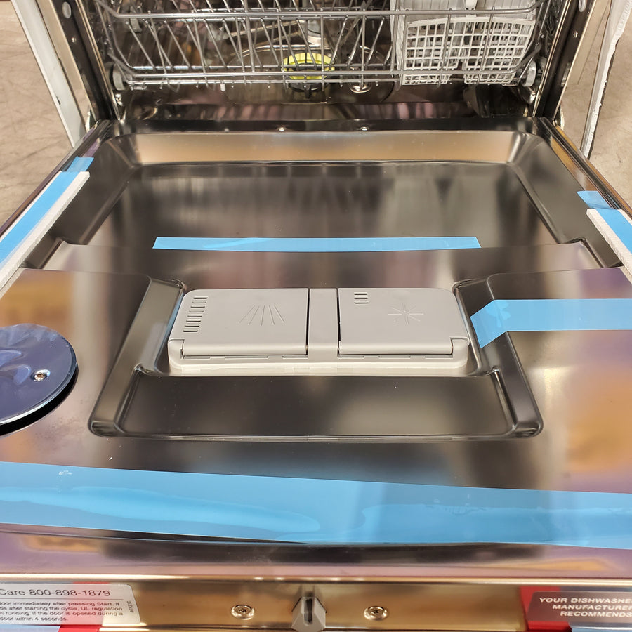 ASKO Dishwasher in Stainless Steel with Super Cleaning System™ and 8 Steel™ 11112SD69 - DBI663THS - Open Box