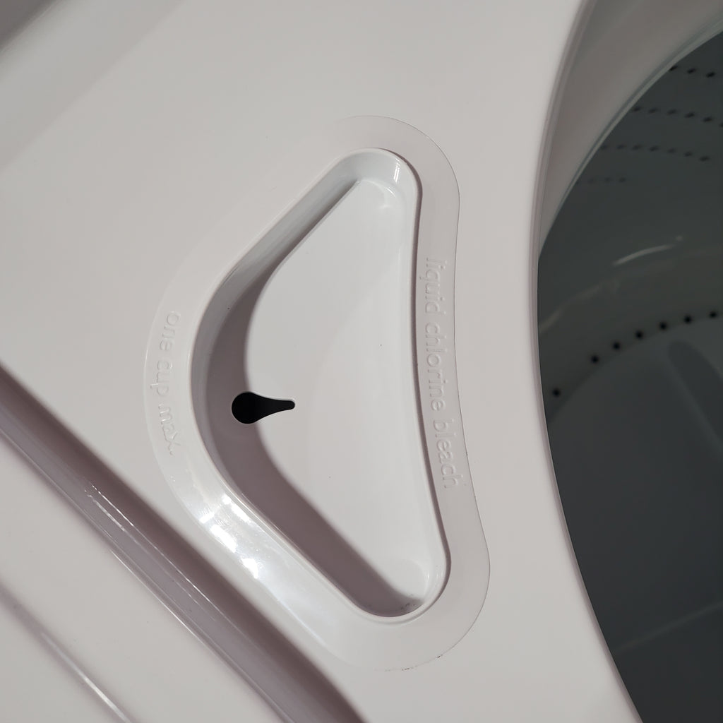 Whirlpool Top Load 3.5 Cu. Ft. Washer with Deep Water Wash Option WTW4816FW - Open Box and Whirlpool Vented 7.0 Cu. Ft. Electric Dryer 16055 - WED4815EW - Open Box