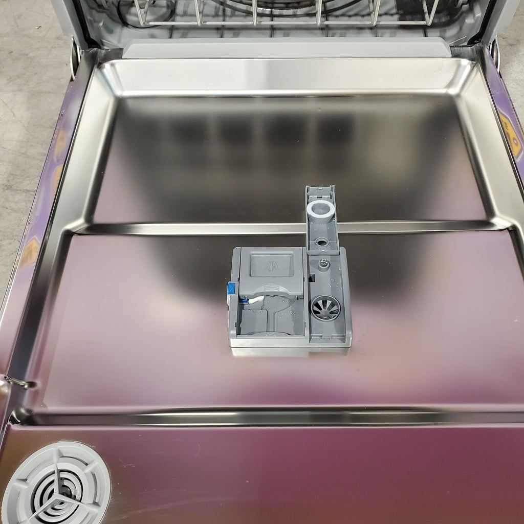 Pictures of Samsung 24 in. Built-In Tall Tub 51 dBA Dishwasher in Fingerprint Resistant Stainless Steel with 3rd Rack and AutoRelease Door 25SD051 - DW80CG4051SR - Scratch & Dent (Major) - Neu Appliance Outlet - Discount Appliance Outlet in Austin, Tx