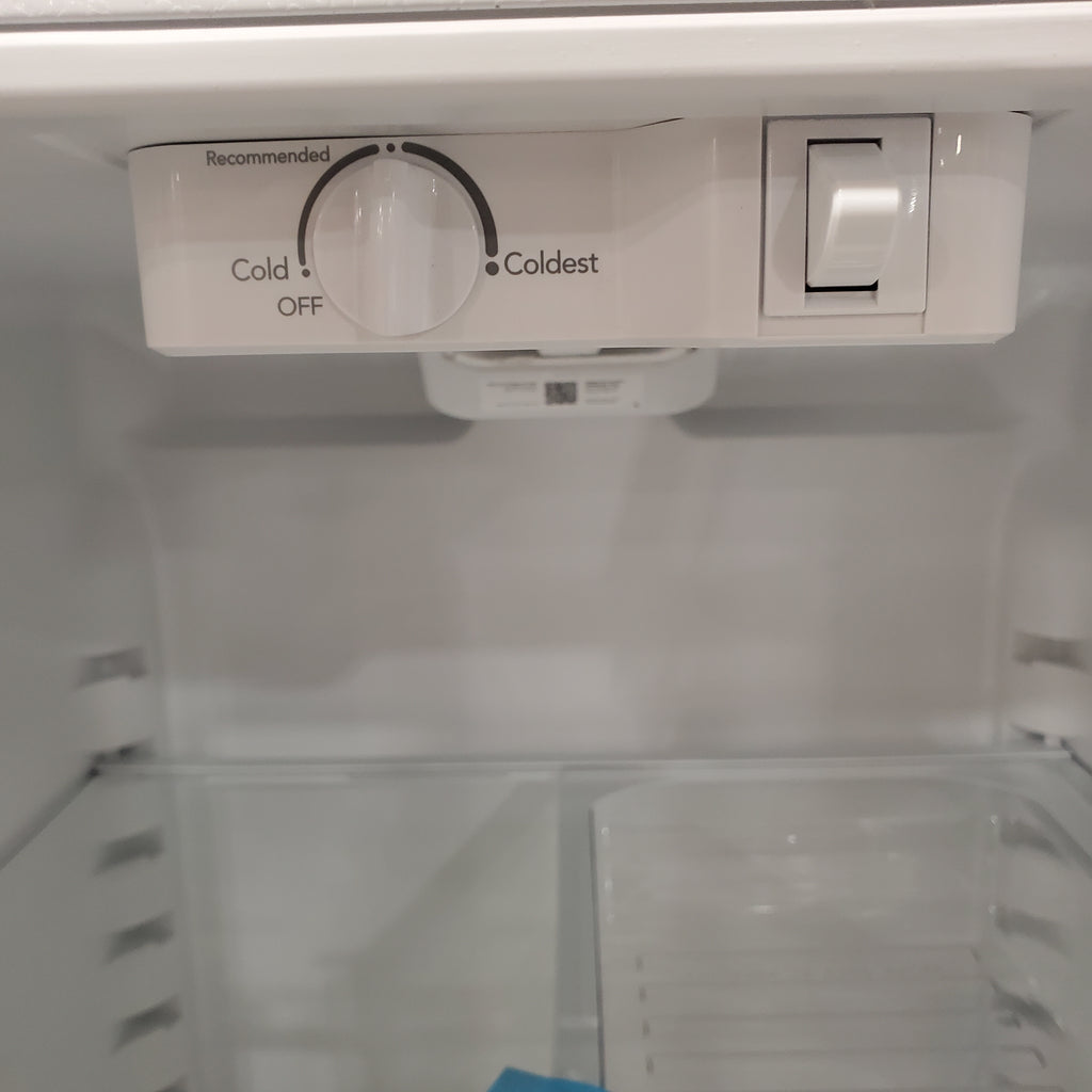 Pictures of Frigidaire 30 in. Width 18.3 cu. ft. Top Freezer Refrigerator with EvenTemp Cooling System in White 20SD001 - FFTR1835VW - Scratch & Dent (Moderate) - Neu Appliance Outlet - Discount Appliance Outlet in Austin, Tx