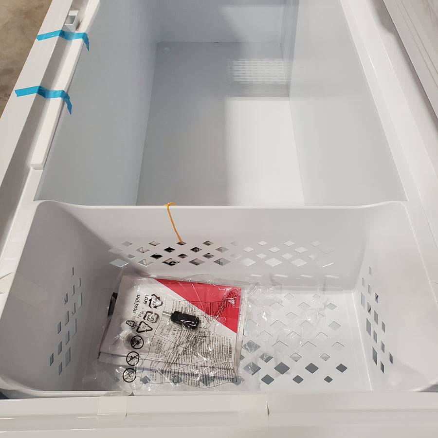 Frigidaire 20 Cu. Ft. Garage Ready Chest Freezer in White 20132SD316 - FFCL2042AW - Scratch & Dent (Major)