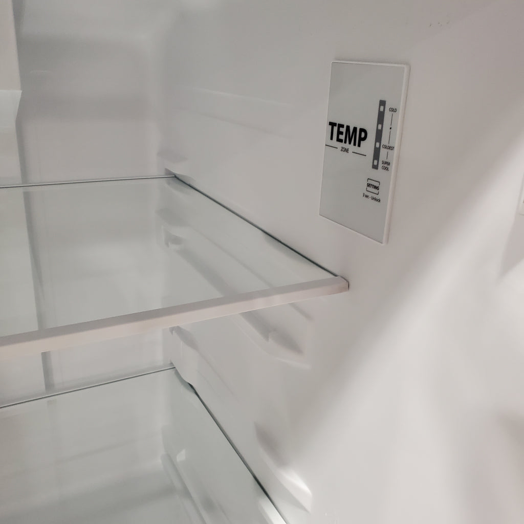 Vissani 14.2 cu. ft. Top Freezer Refrigerator in White, Garage Ready 25131SD309 - MDTF14WH5 - Scratch & Dent (Minor)