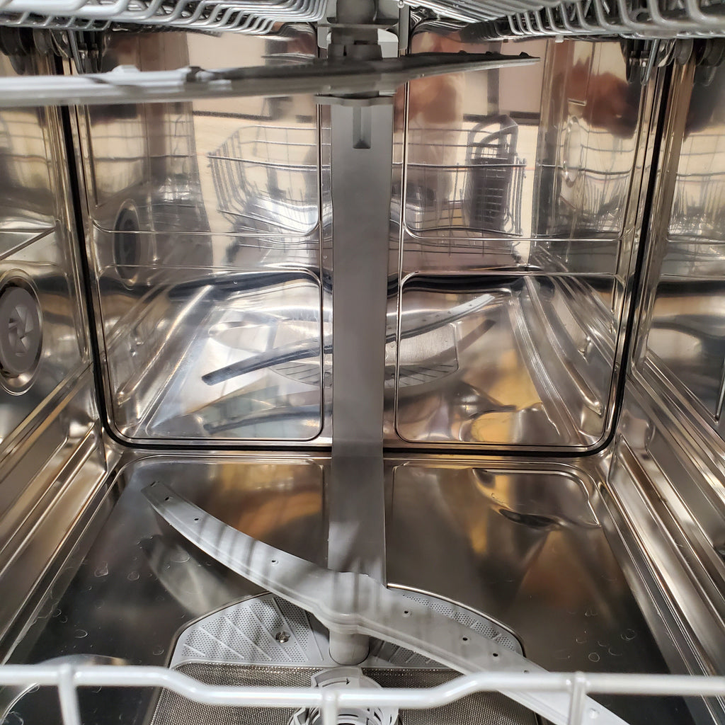 Pictures of Bosch Stainless Steel 500 Series Fully Integrated Built In Smart Dishwasher with 16 Place Setting Capacity and 3rd Rack 3SD174 - SHP65CM5N - Open Box - Neu Appliance Outlet - Discount Appliance Outlet in Austin, Tx