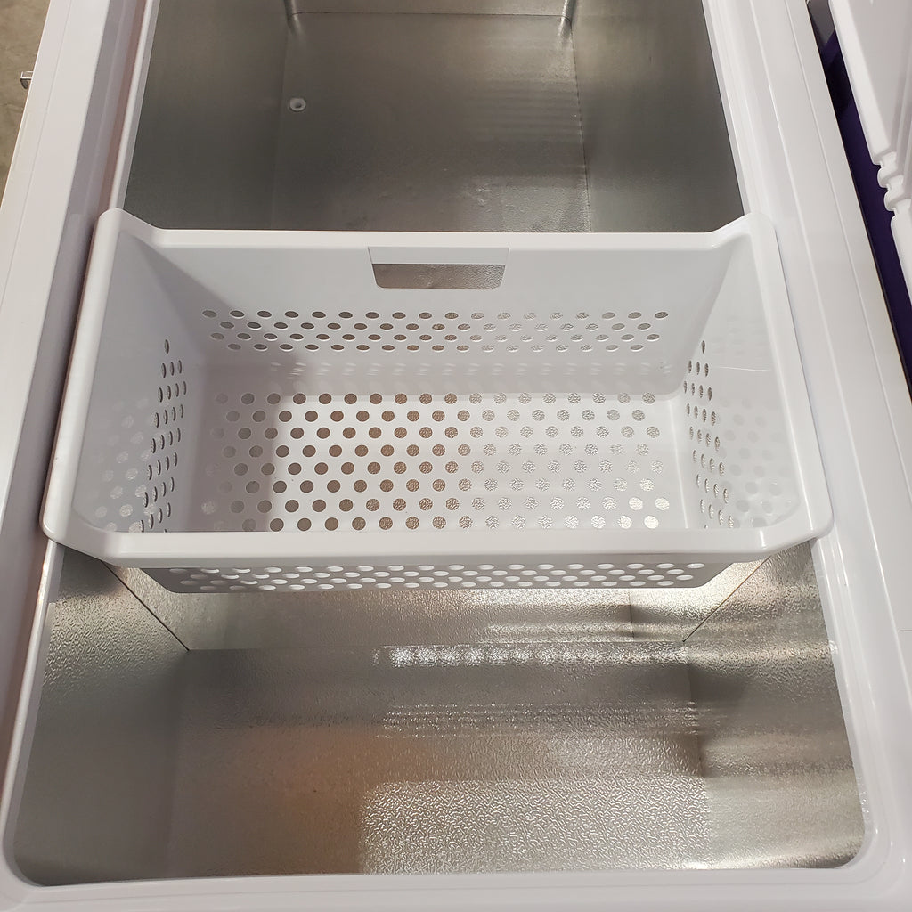 Pictures of Hisense Garage Ready 17.7 cu. ft. Convertible Chest Freezer/Refrigerator 30133SD108 - CFC177M6AWD - Scratch & Dent (Minor) - Neu Appliance Outlet - Discount Appliance Outlet in Austin, Tx