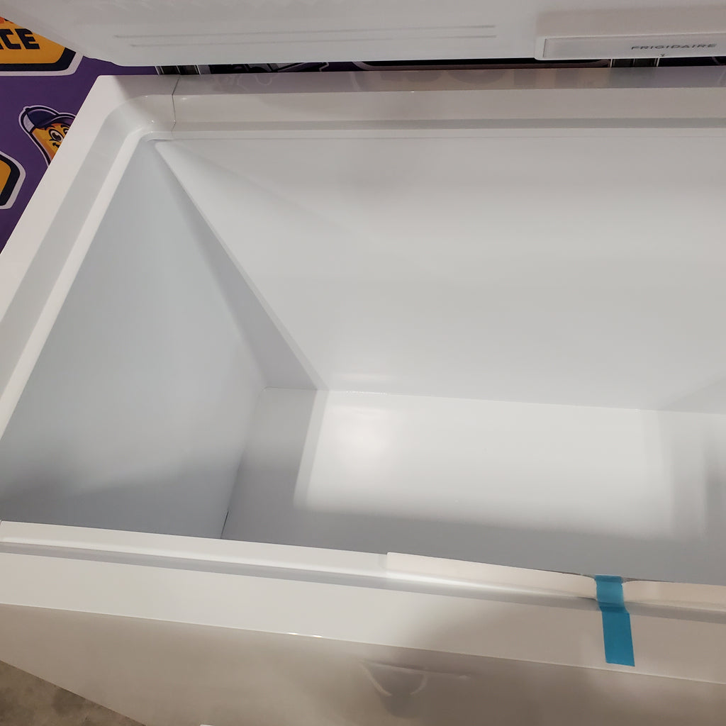 Pictures of Frigidaire 15 Cu. Ft. Garage Ready Chest Freezer- scratch and dent minor - Neu Appliance Outlet - Discount Appliance Outlet in Austin, Tx